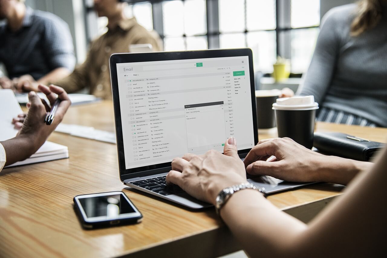 ✅ 9 Mejores proveedores de servicios de correo electrónico gratuito de 2020: Revisión y comparación