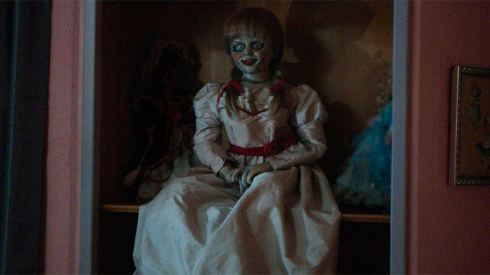 La muñeca fue diseñada con un aspecto demoníaco para la película.