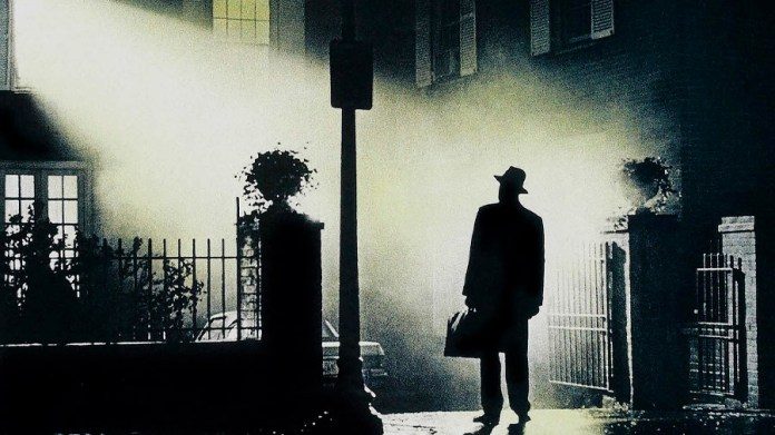La película original está basada en la novela de William Peter Blatty.