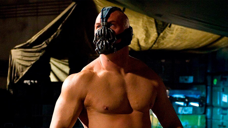 Christopher Nolan todavía impresionado por el trabajo de Tom Hardy como Bane