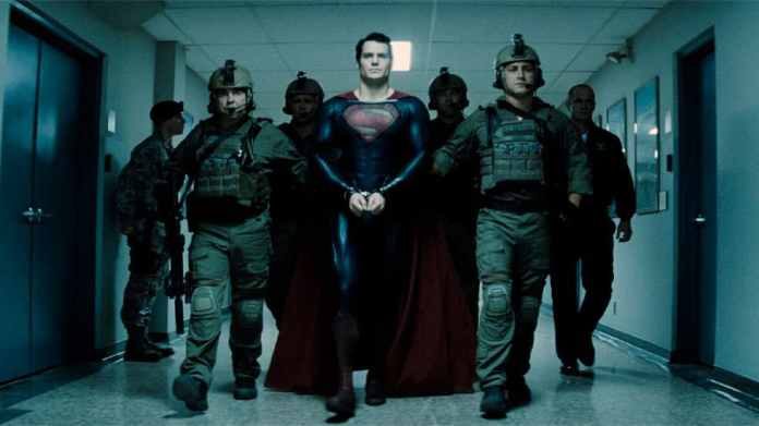 Henry Cavill está en conversaciones para aparecer en otra película de DC como Son of Krypton