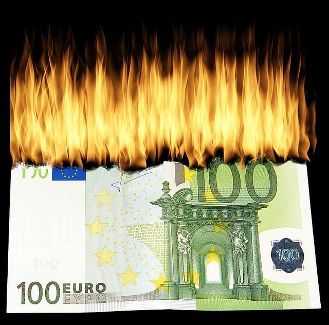 Burn-Money-1463224_640-6338081