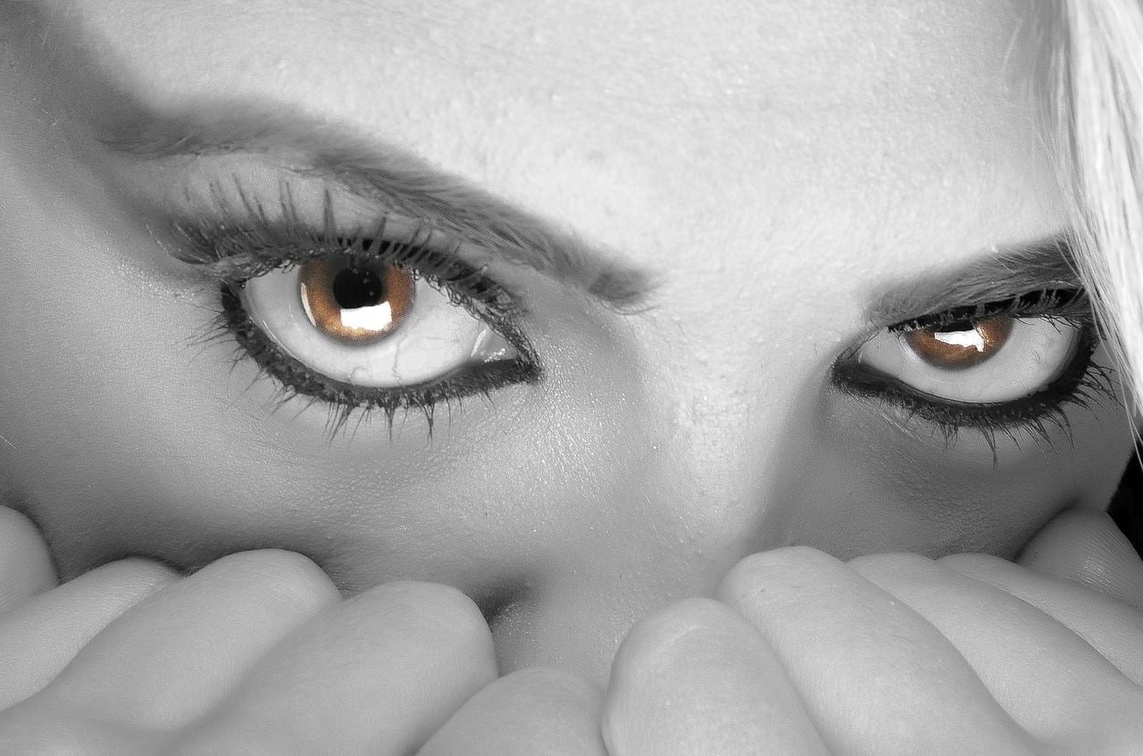 eyes-394175_1280-2079168