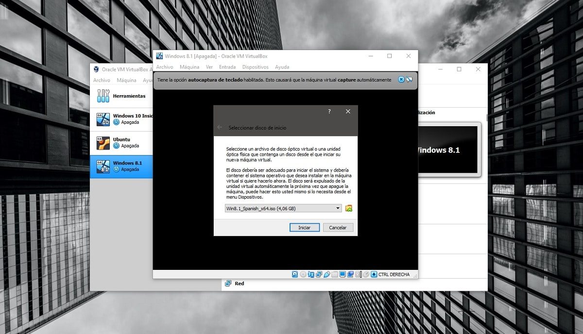 Instale Windows 8.1 en VirtualBox: inserte el disco de instalación
