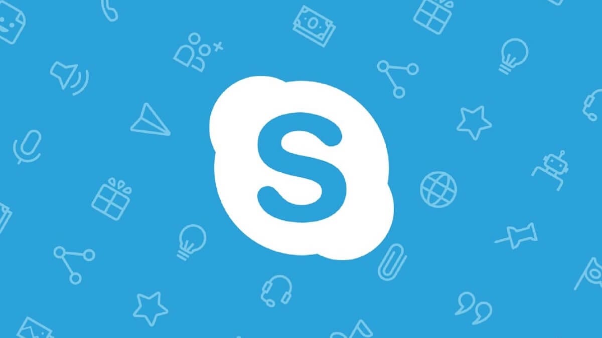 </noscript>¿Cuántas personas pueden estar presentes en una videollamada de Skype?