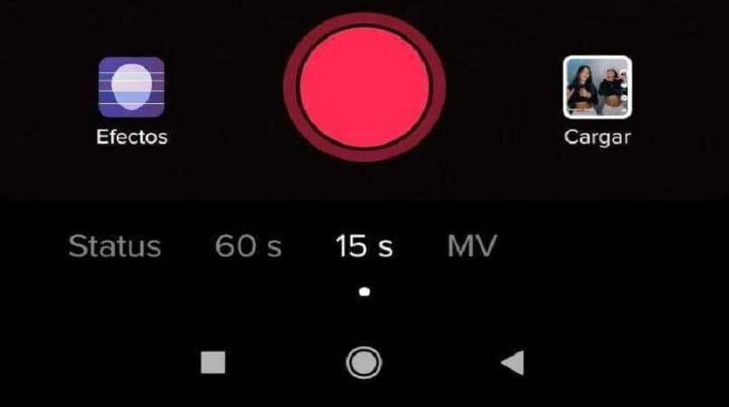 mostrando el botón rojo para grabar videos en tiktok